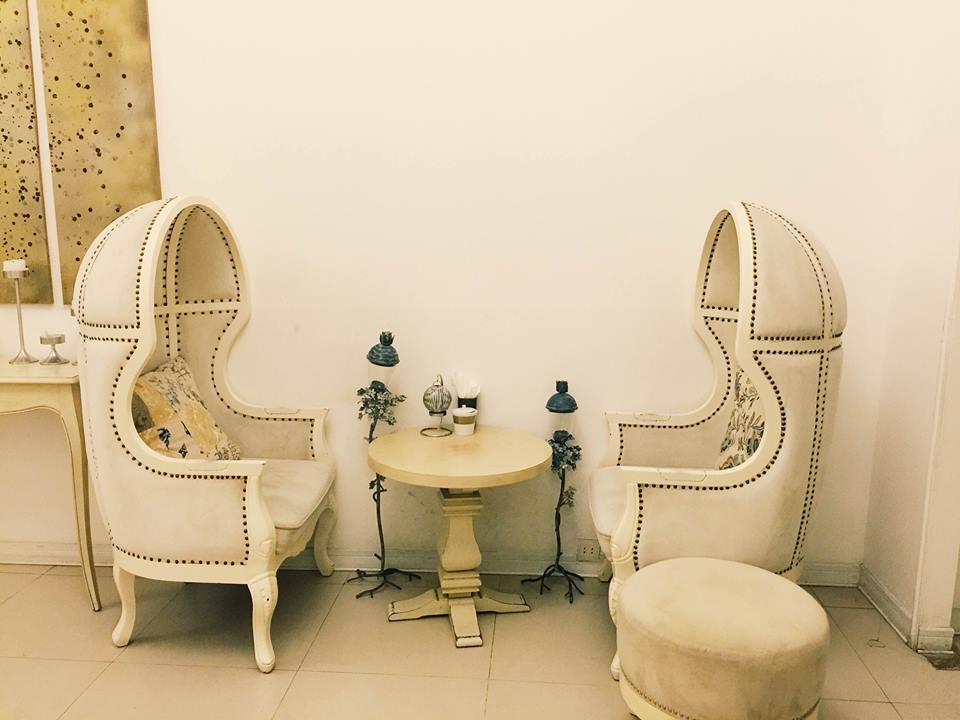 ban ghe bar cafe dep