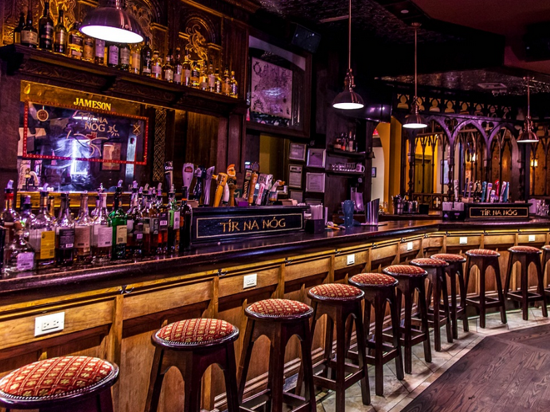 Mách bạn 3 Gợi ý Nguyên tắc bố trí Quầy Bar Nhà hàng siêu đẹp